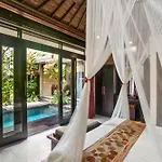 Catra 3 Bedroom Private Pool Villa Ne48